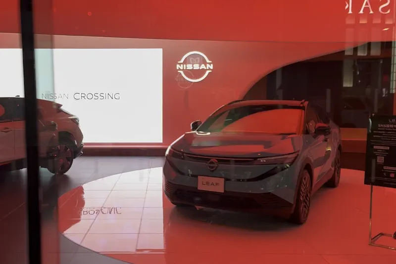 NISSAN CROSSING